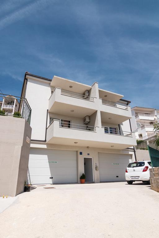 אומיס Apartments Villa Stari Koko מראה חיצוני תמונה