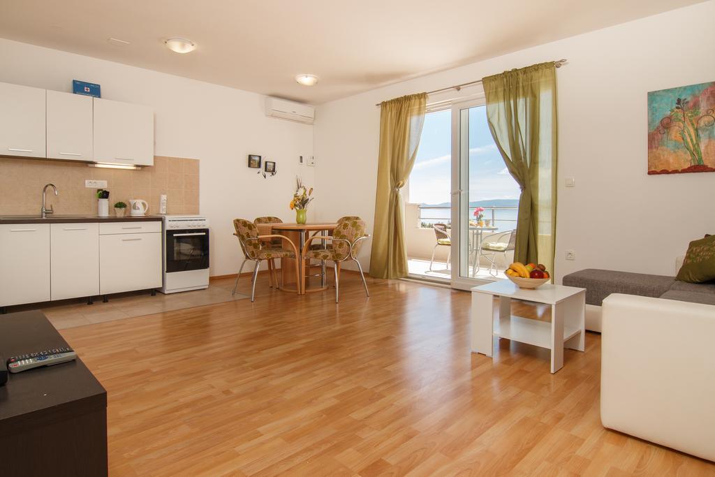 אומיס Apartments Villa Stari Koko מראה חיצוני תמונה