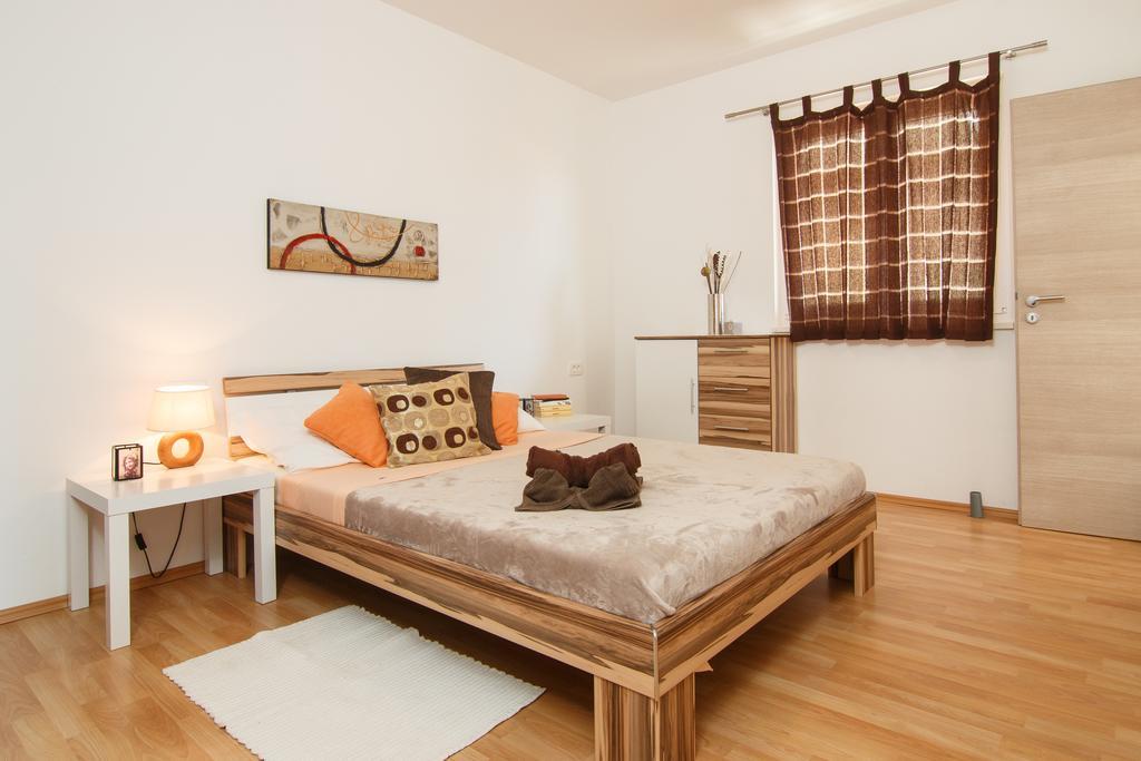אומיס Apartments Villa Stari Koko מראה חיצוני תמונה
