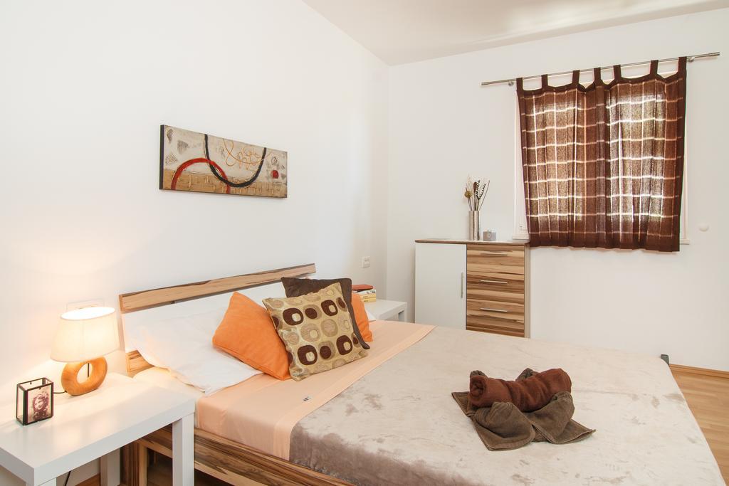 אומיס Apartments Villa Stari Koko מראה חיצוני תמונה